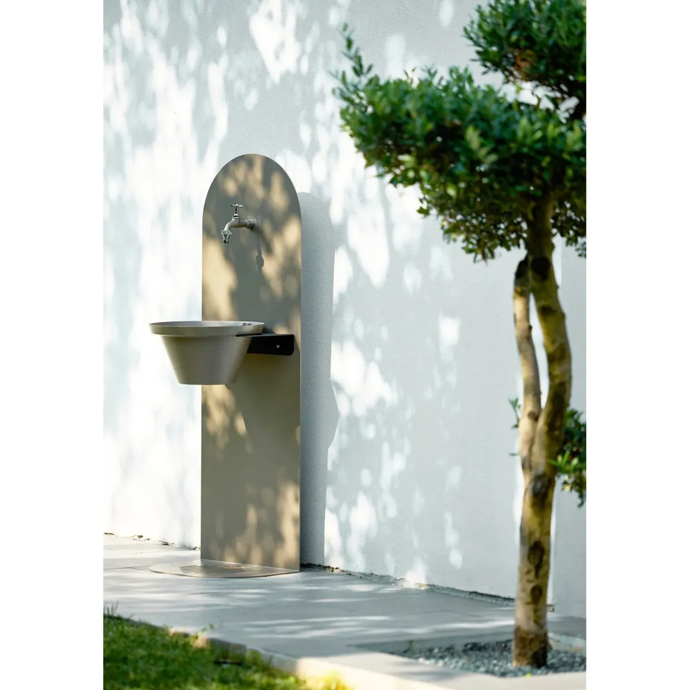 AquaPoint Ground Fountain Ivory 116cm