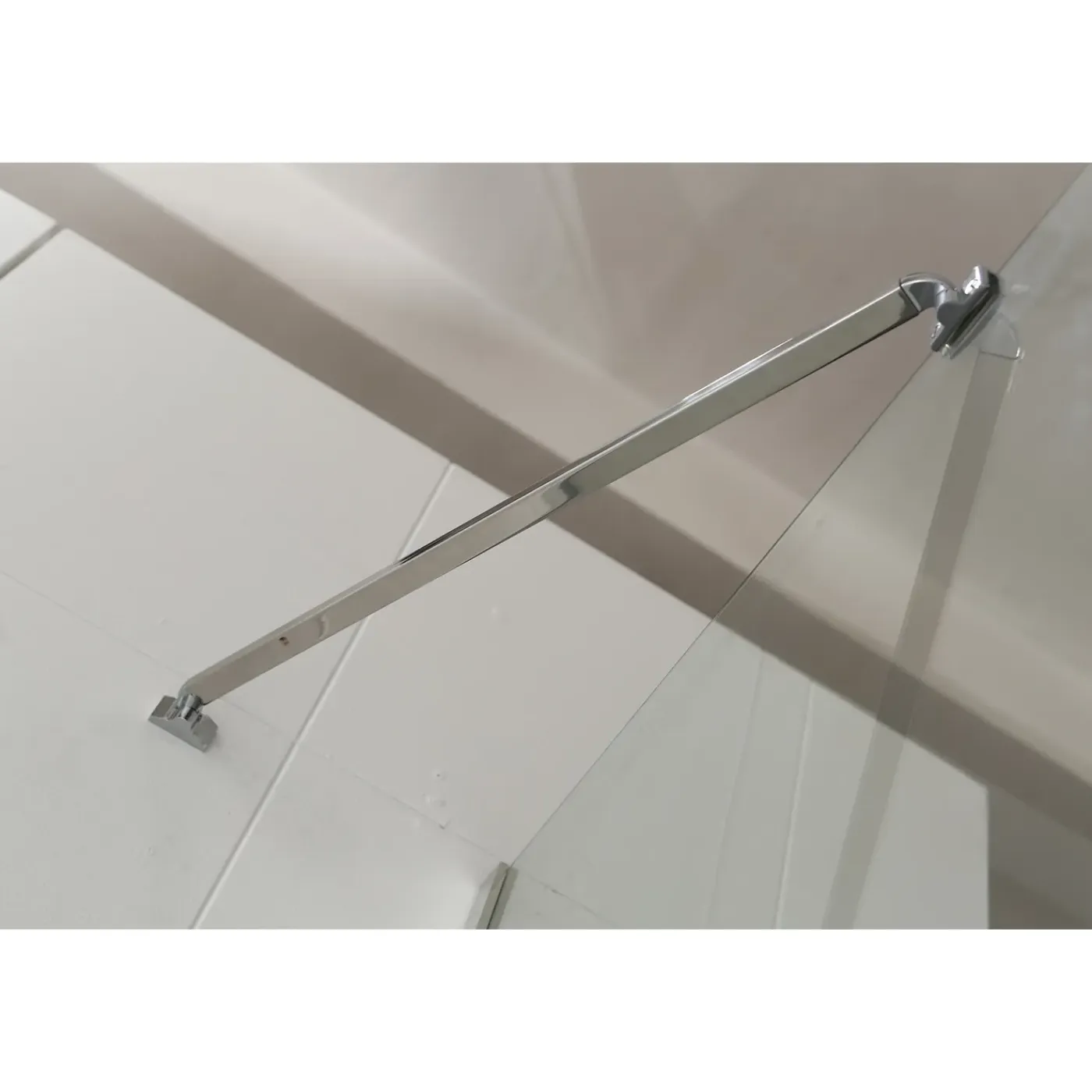 AquaVive – Praxis Eigen Merk AquaVive badwand Fiji 115x150cm chroom