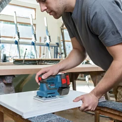Bosch Professional GSS 18V-10 Deltaschuurmachine - 18V - 101 mm (zonder accu)