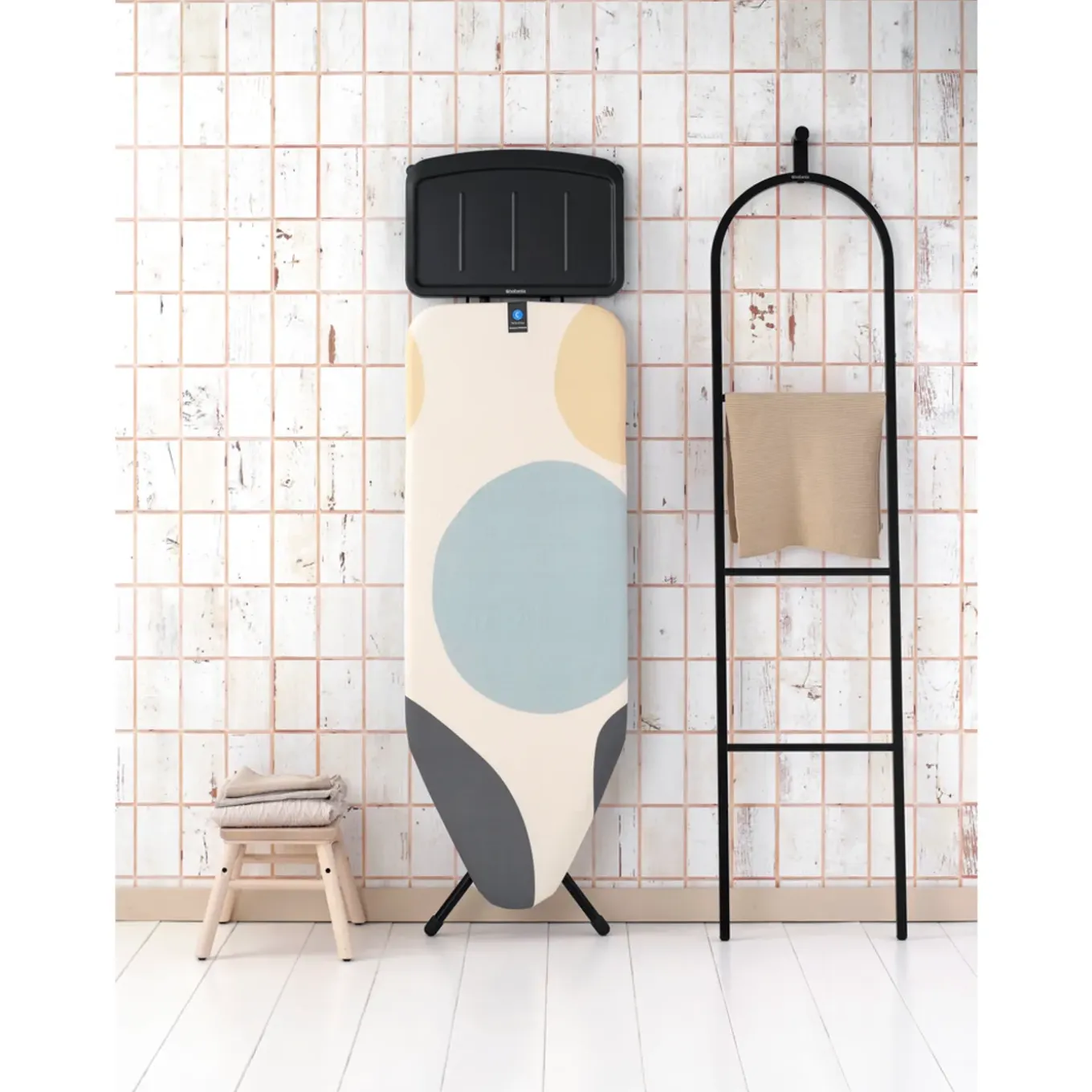 Brabantia - Strijkplank - 124 X 45 Cm, Solid Steam Unit Holder, Perfectflow