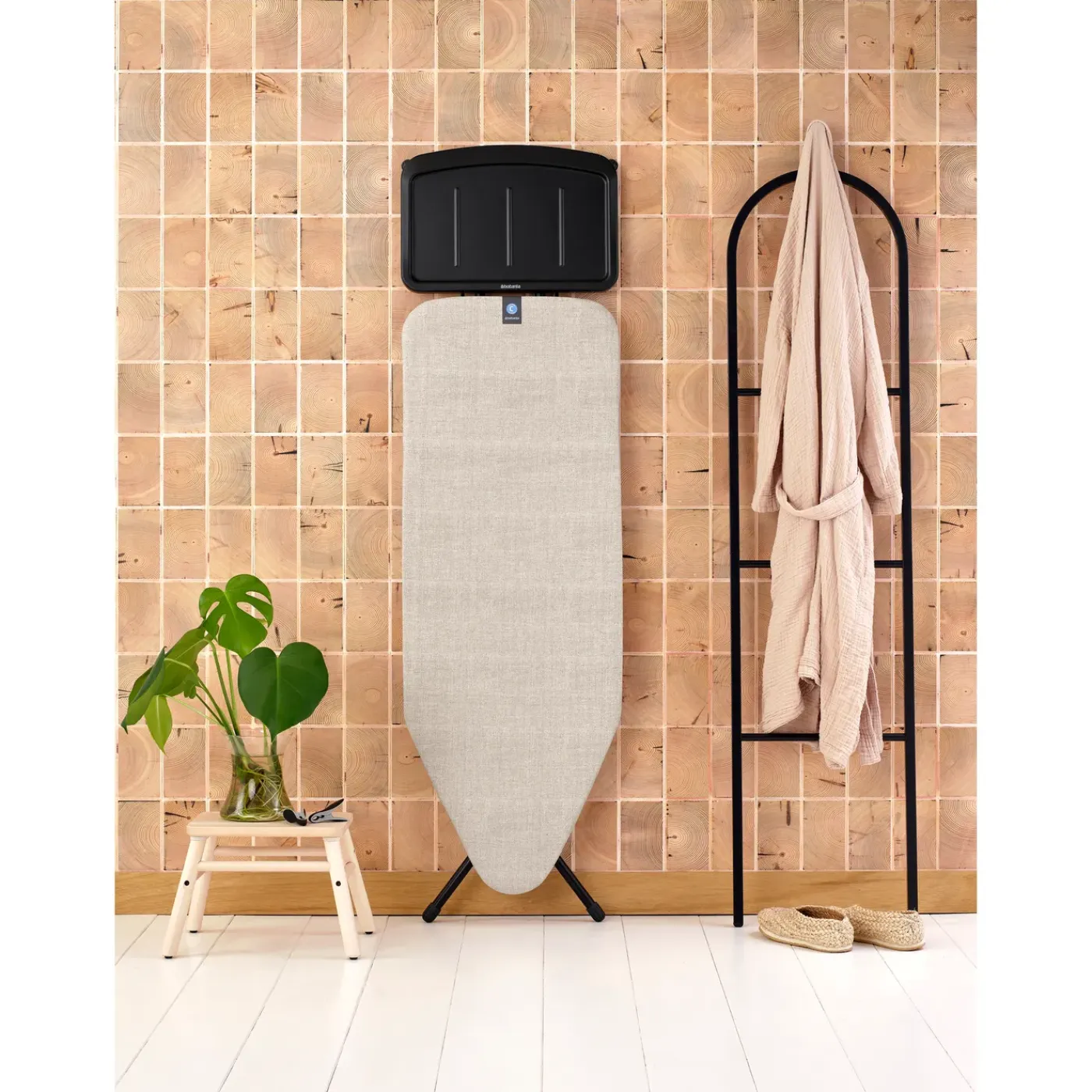 Brabantia - Strijkplank - 124 X 45 cm - Solid Steam Unit Holder
