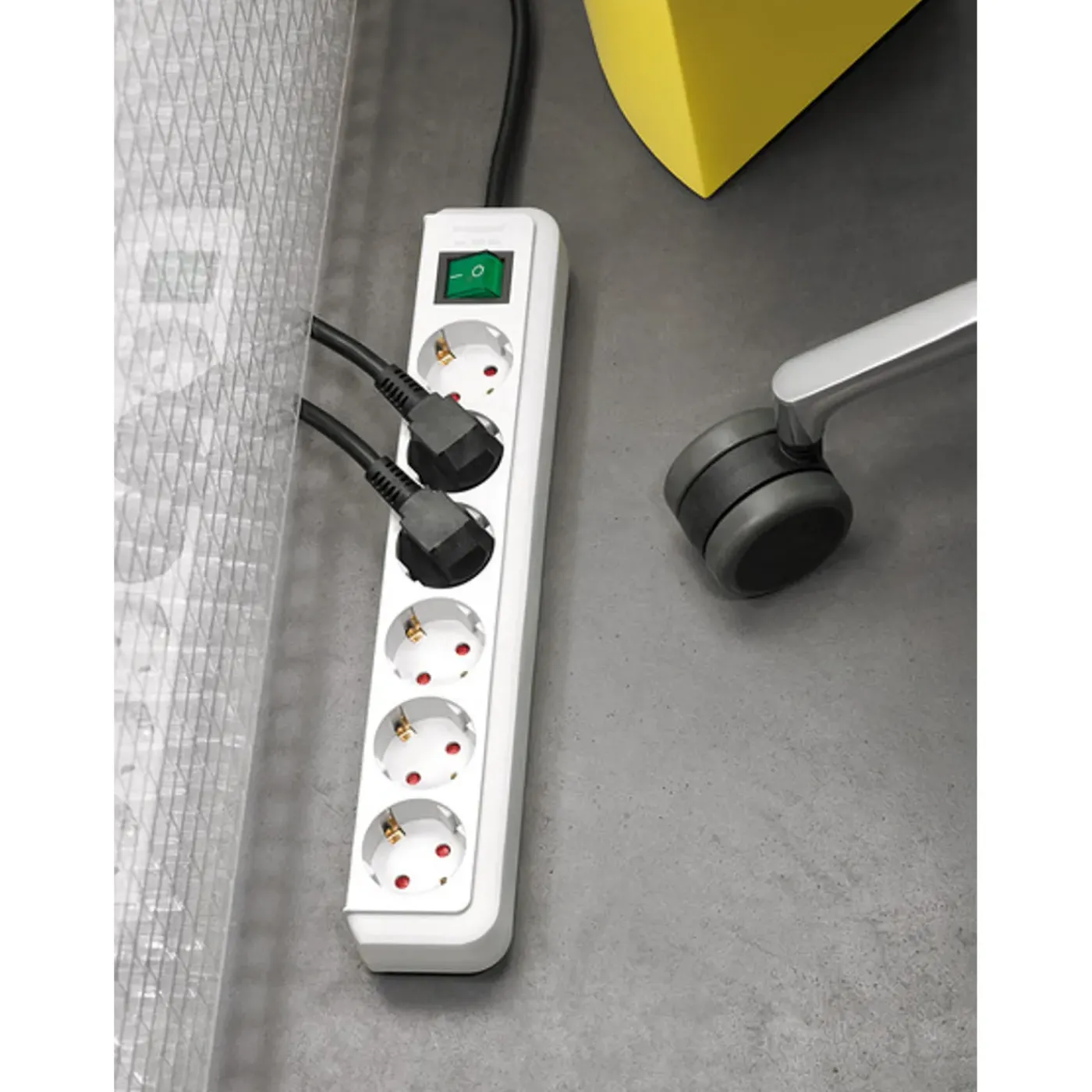 Brennenstuhl Eco-Line met schakelaar 3 stopcontacten wit 5 m H05VV-F 3G1,5