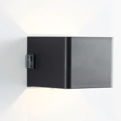 Brilliant Buitenwandlamp Iseo - Zwart - Warm Wit - 4W - met Sensor