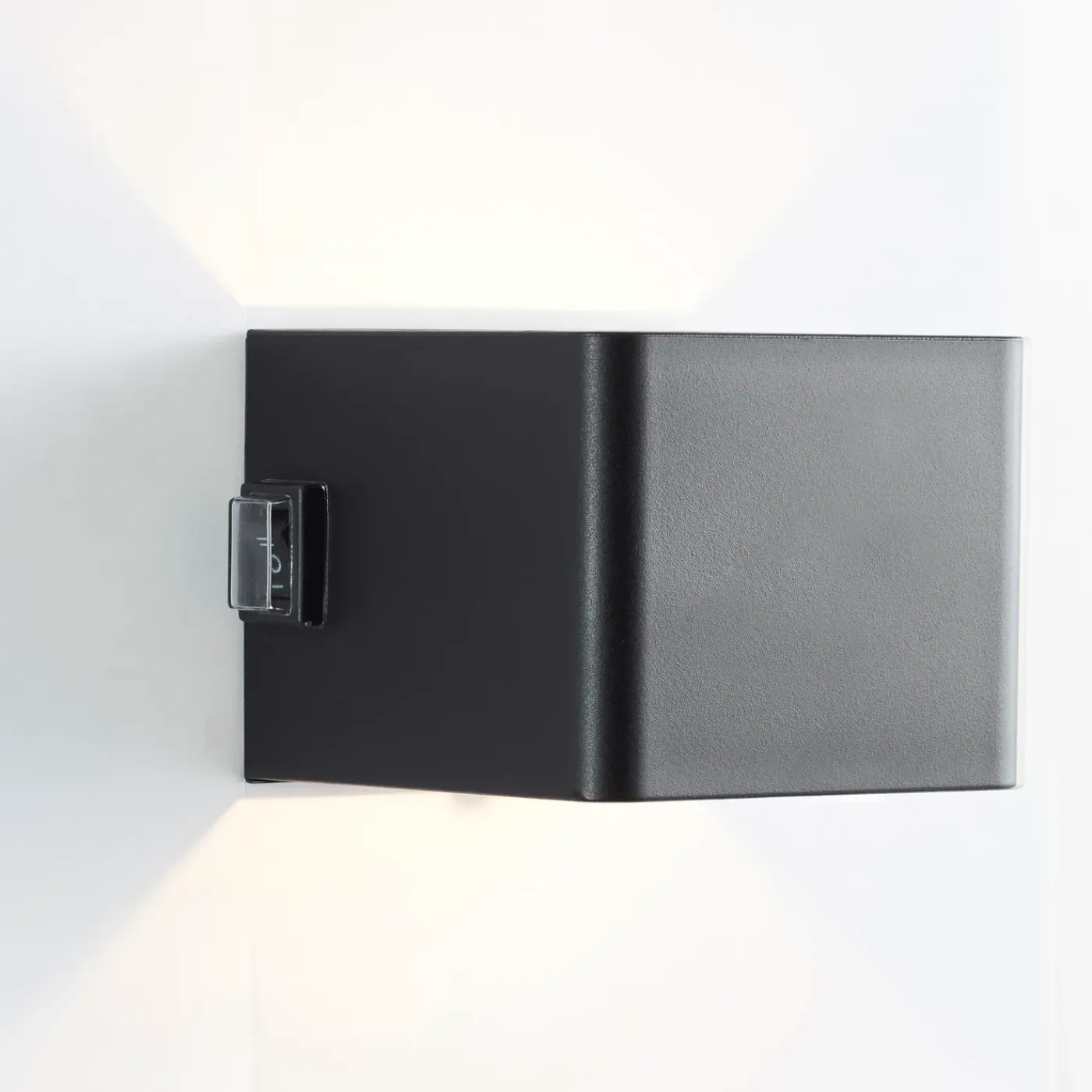 Brilliant Buitenwandlamp Iseo - Zwart - Warm Wit - 4W - met Sensor