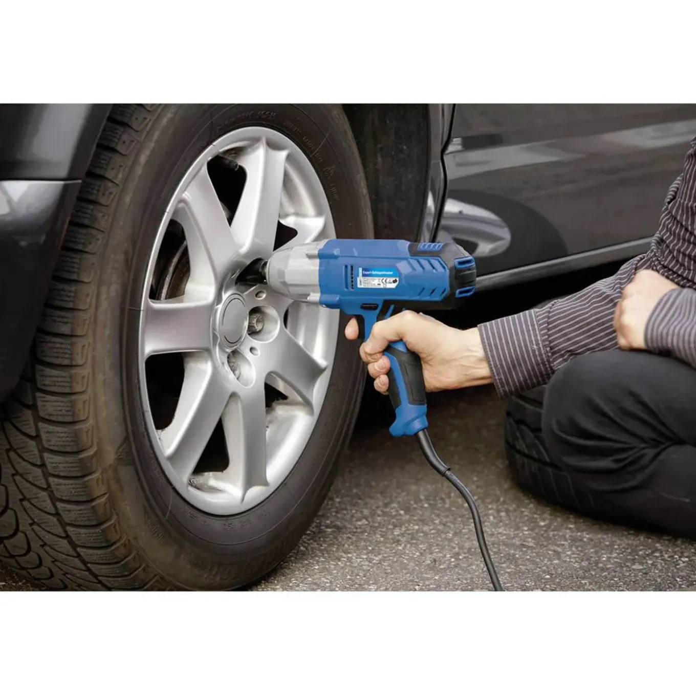 Cartrend Slagmoersleutel - 520w - 300 Nm - Elektrisch - Met 4 Doppen En Opbergkoffer