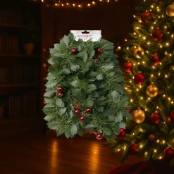 Christmas Goods Kerstslinger - Guirlande - Hulstbladeren En Besje