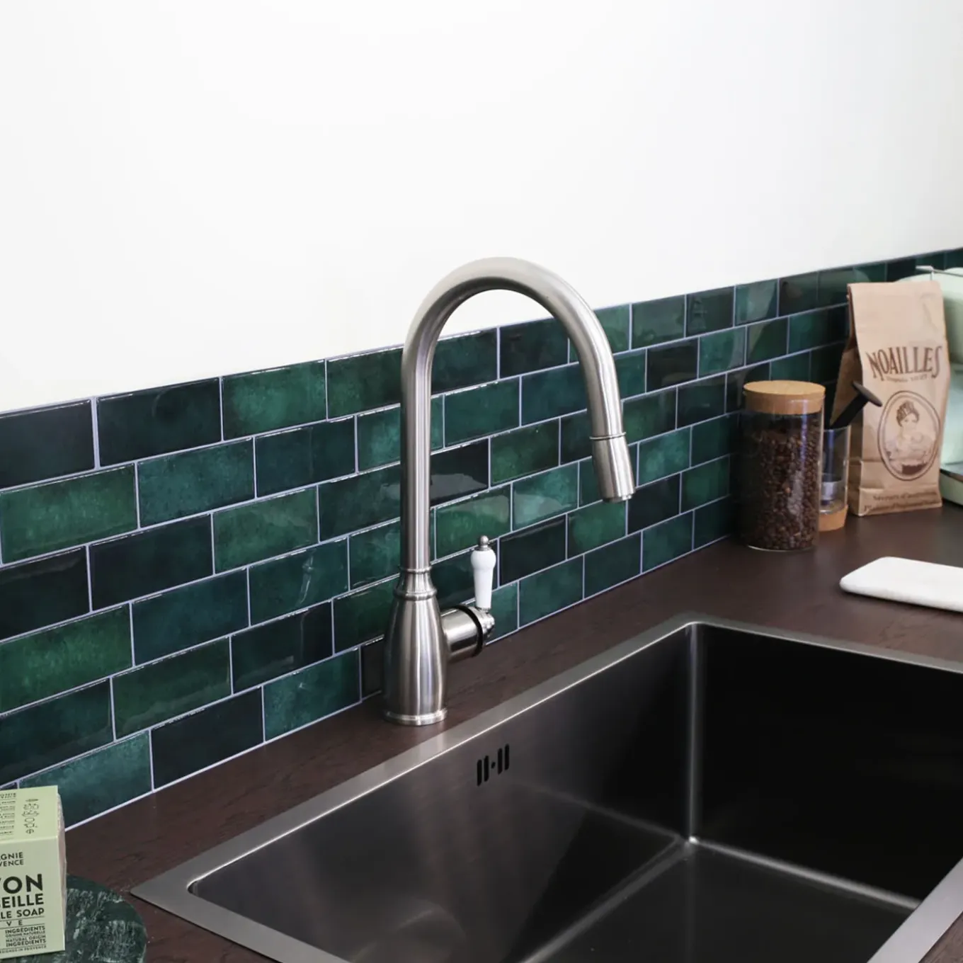 Essebagno Ascott Roestvrijstalen Ééngreeps Wastafelmengkraan Met Uittrekbare Handdouche