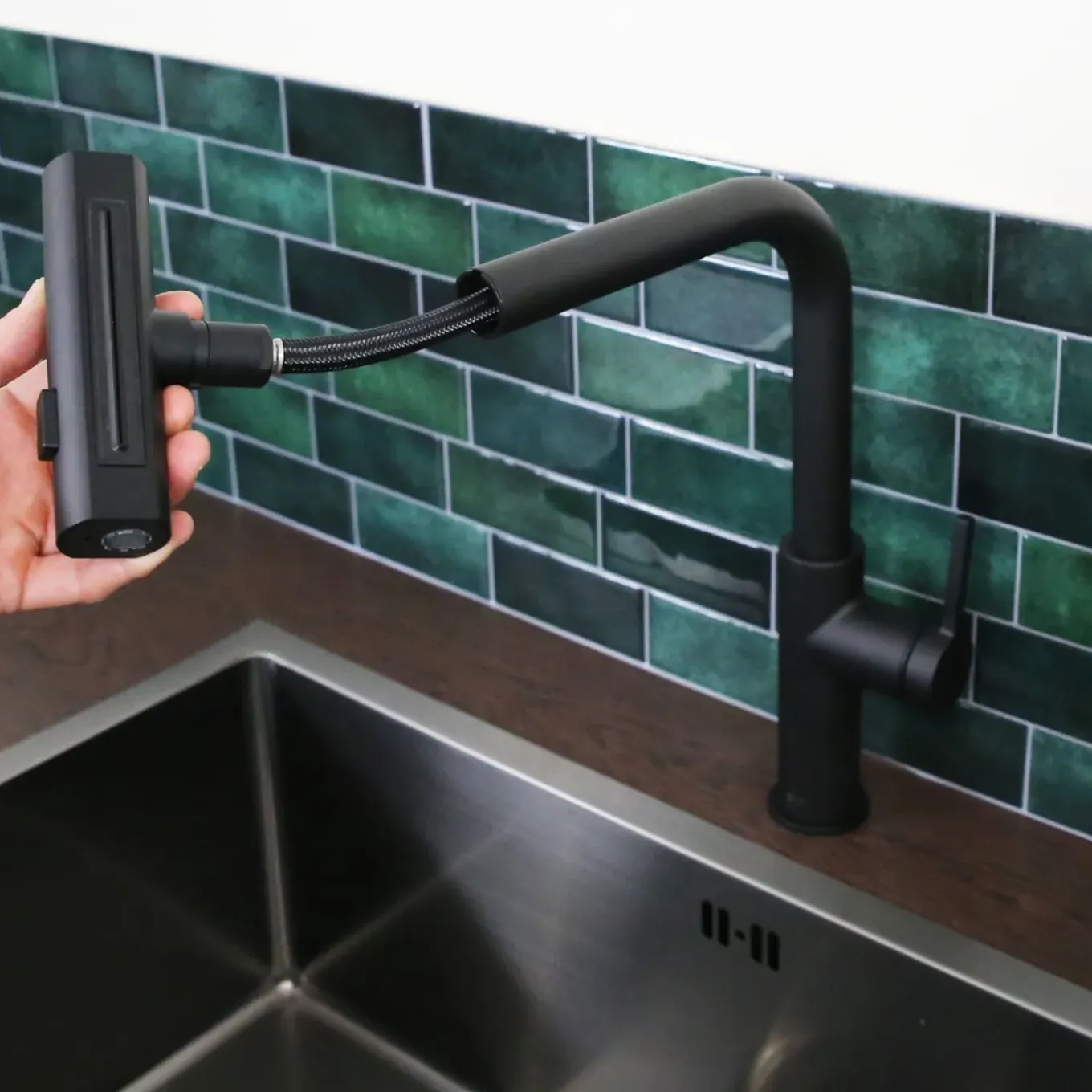 Essebagno Esserain wastafelmengkraan met uittrekbare handdouche in mat zwart