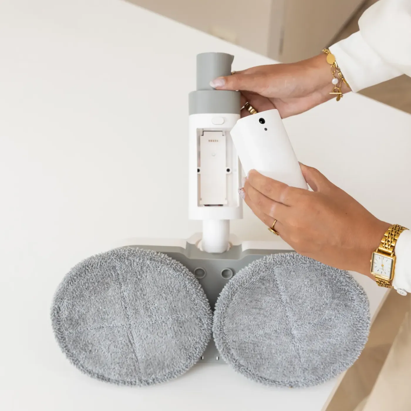GoScrub ® Draadloze Elektrische Dweil - Vloerreiniger voor Harde en Houten Vloeren