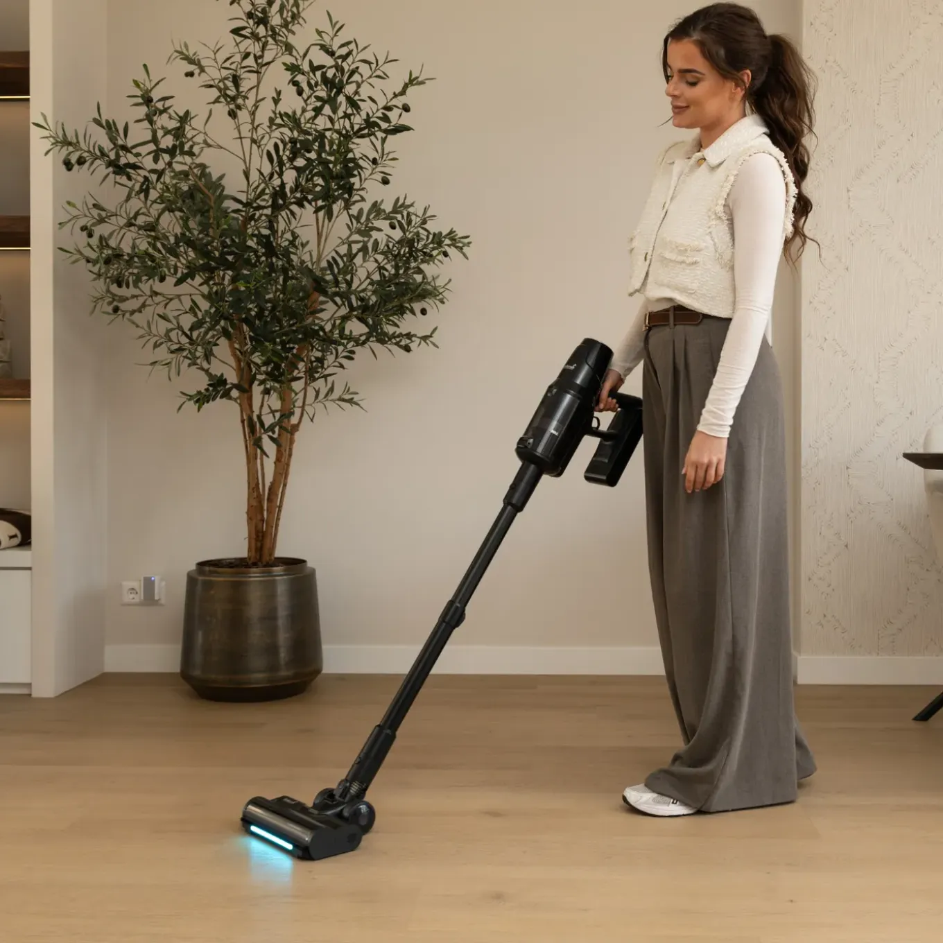 Goscrub X680 Ultra - Steelstofzuiger Draadloos - 680w - Kruimeldief - Met Muurhanger