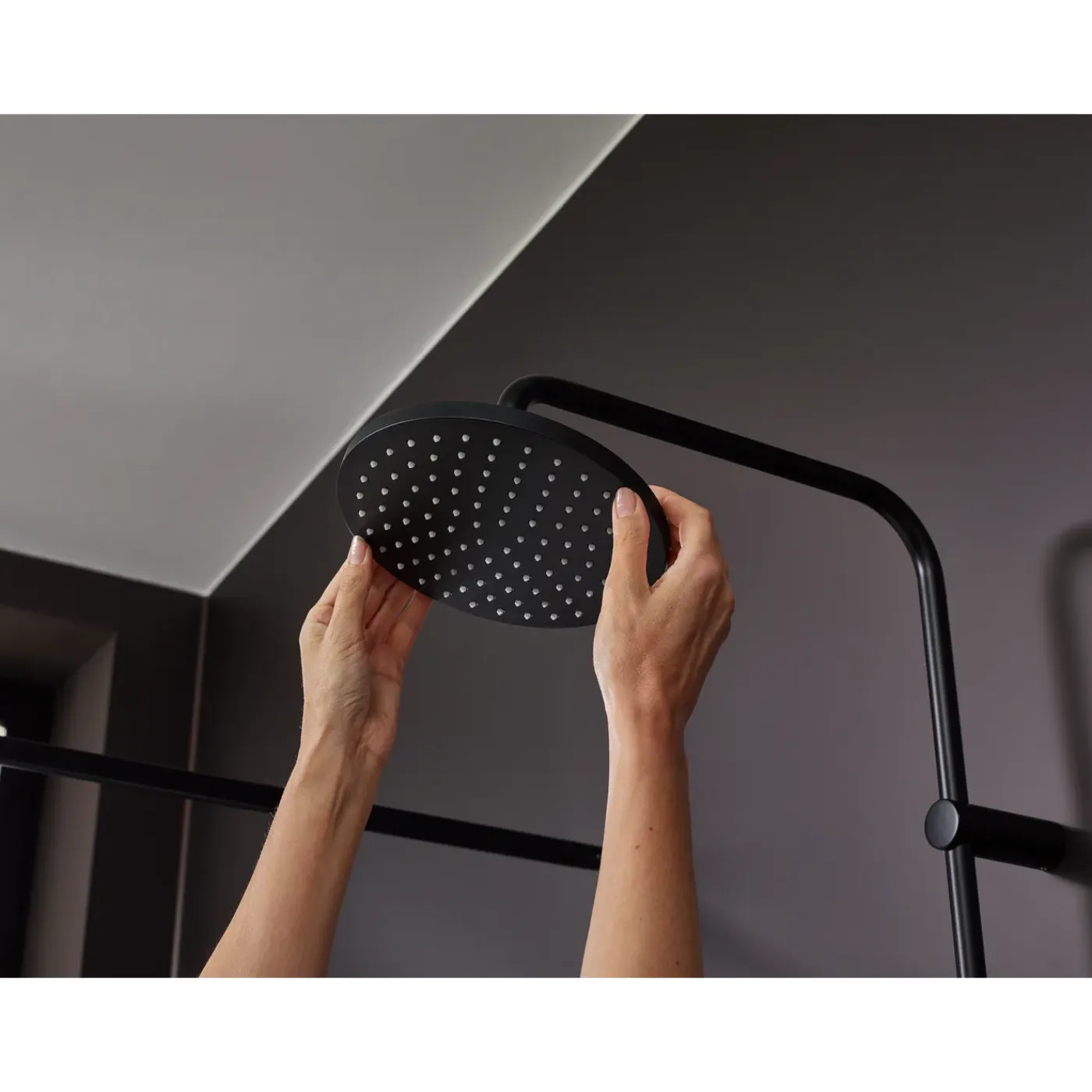 Hansgrohe Regendouche Vernis Blend - Met Thermostatische Kraan - Zwart - Mat - Rond - Met Handdouche - 15cm hartafstand - 2-straals - Waterbesparend