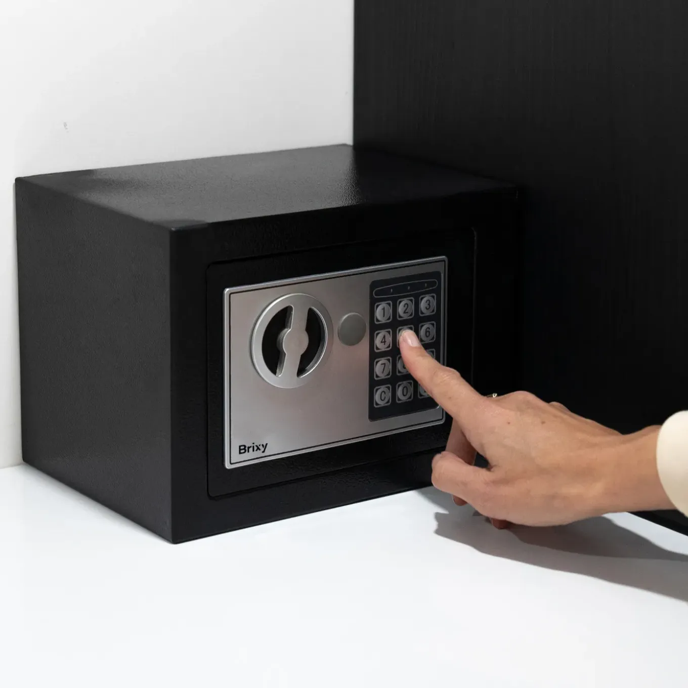 Infinity Goods Kluis - Elektronisch - Cijferslot - 2 Noodsleutels - Bevestigingsmaterialen