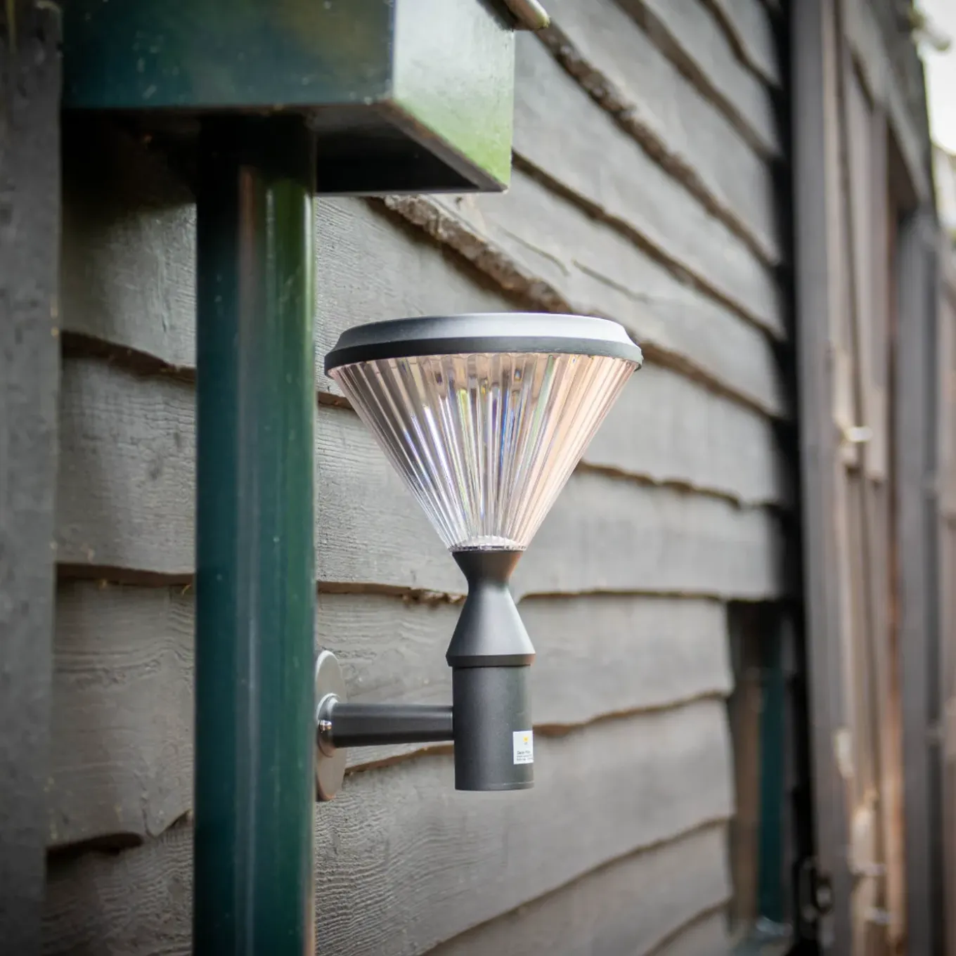 Iplux Solar Wandlamp Paris 37cm - Hoge Kwaliteit Solar Tuinverlichting - Brandduur 15 Uur