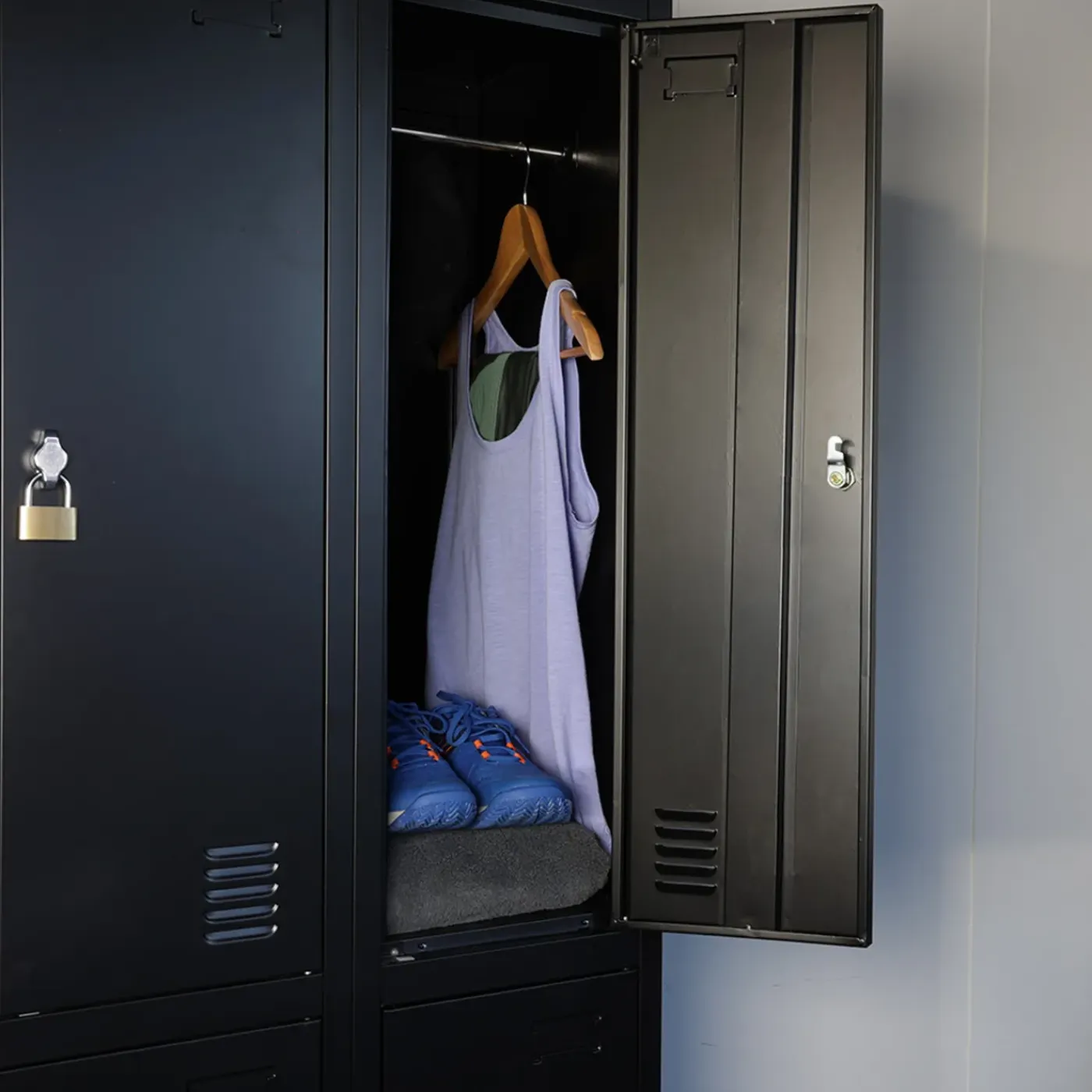 IVOL Metalen Lockerkast Zwart - 90x185x45 Cm - 6 Deurs