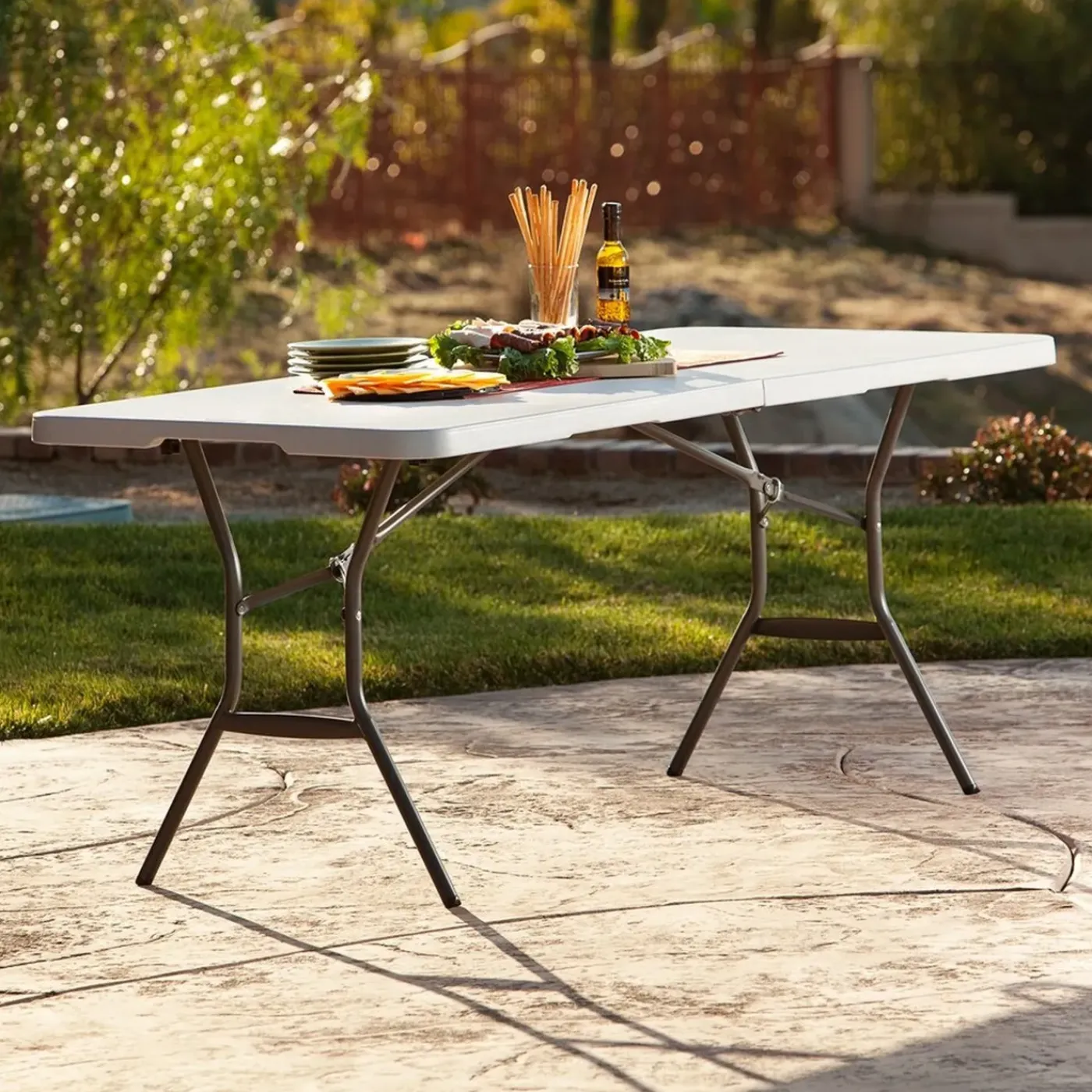 Lifetime Kunststof Tafel Opvouwbaar - Campingtafel Light Commercial - 182x76x74cm - Wit