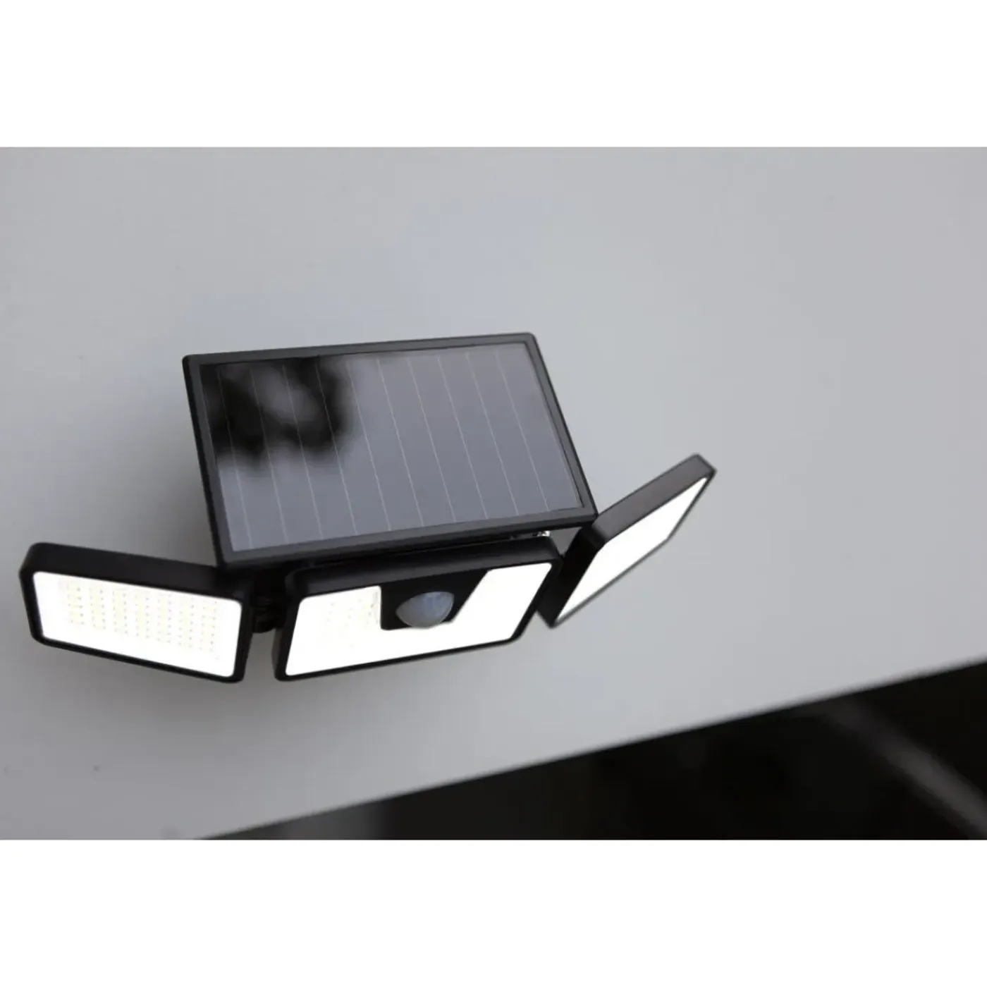 Lutec solar straler Briti zwart 6W met sensor