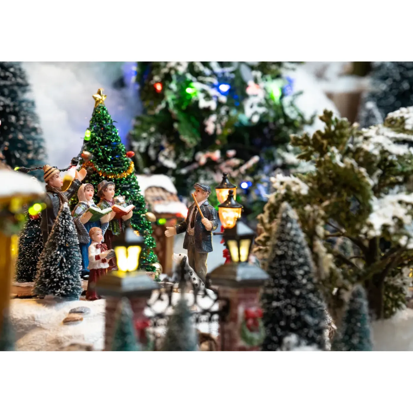 Luville Collectables Christmas Tree With Flashing Lights 3 Pieces Battery Operated - H15cm