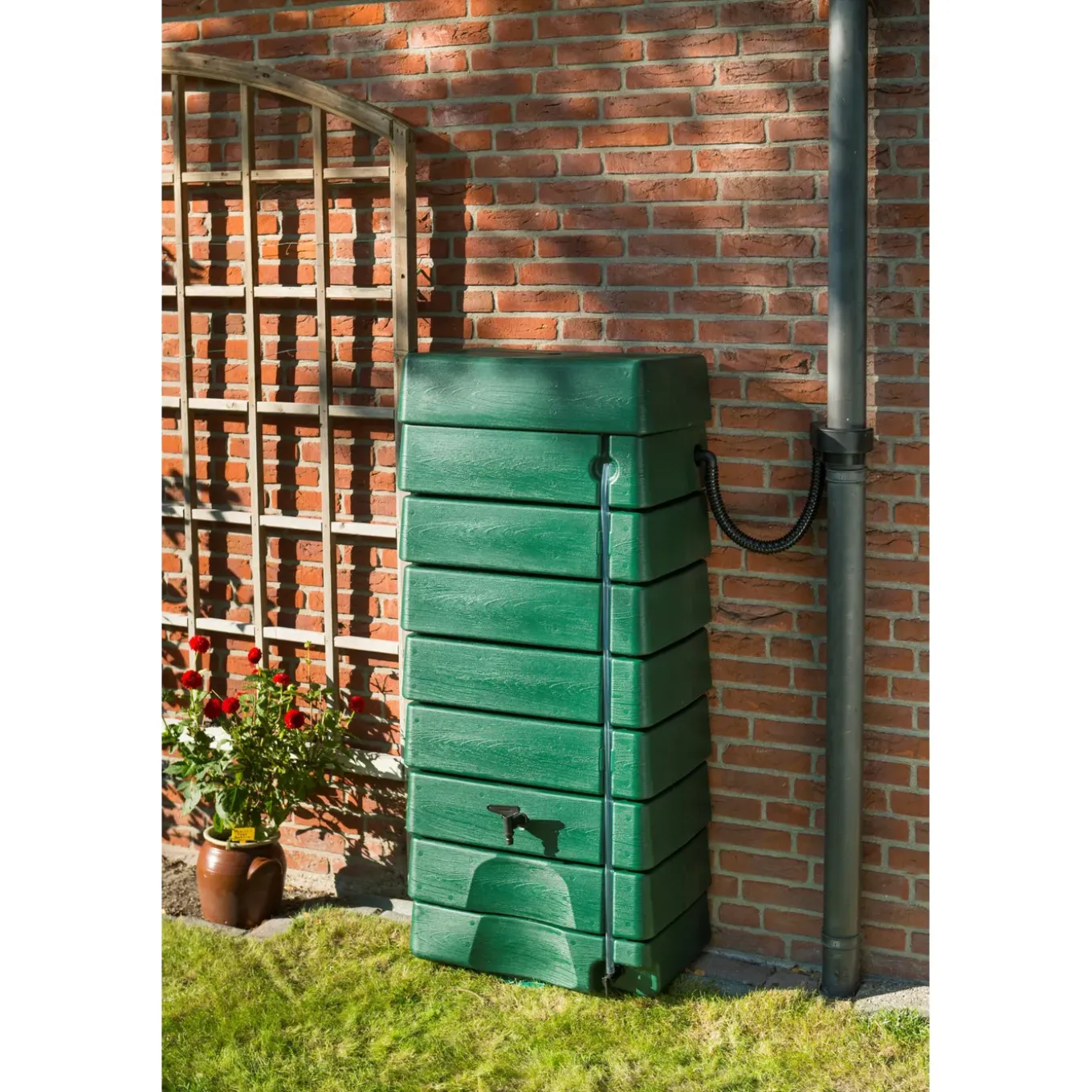 Nature Regenton - Muurmodel Serie 320 - 276L - Groen HDPE Inclusief 2 Kranen - 58,5x39,5x134,5cm