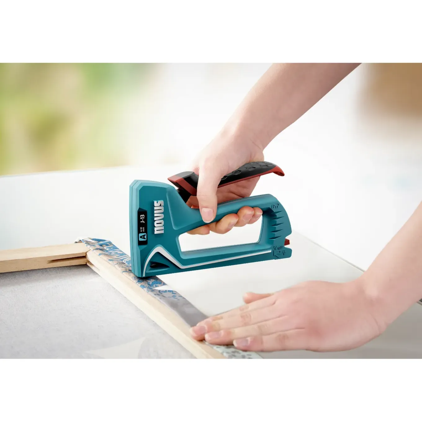 Novus Handtacker J-13 - A
