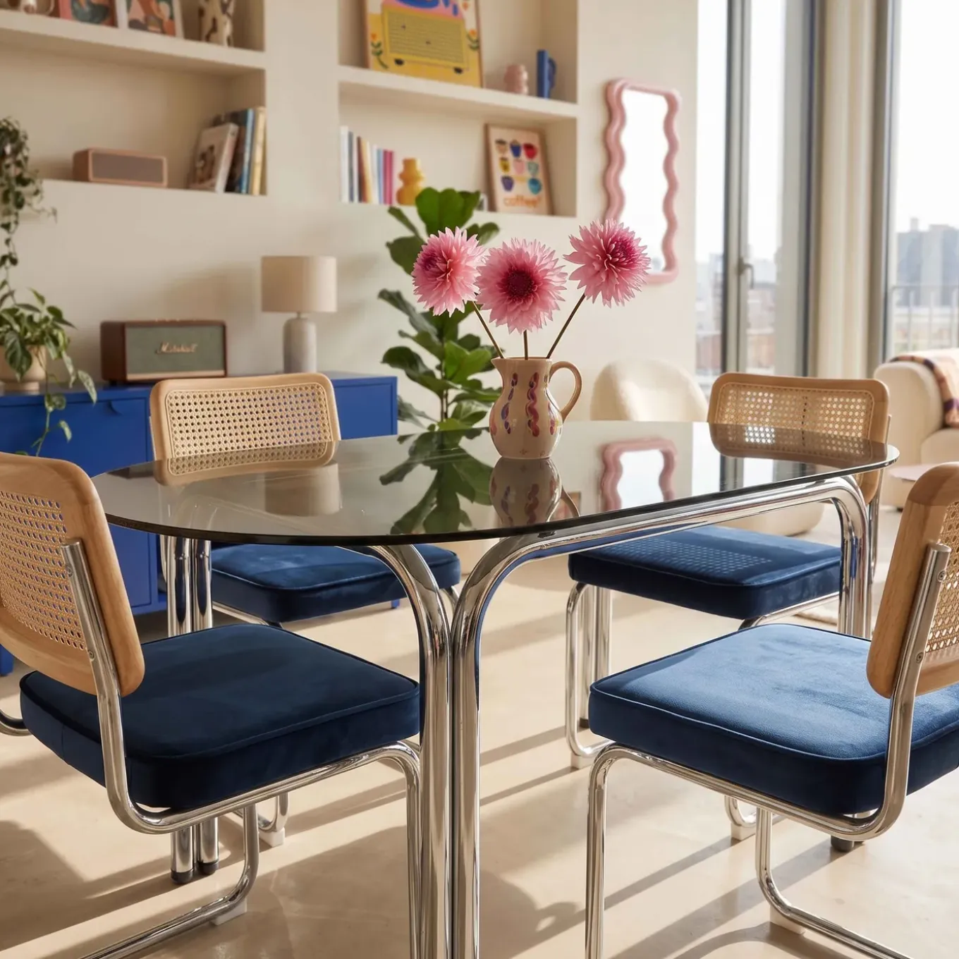Oviala Lewis Ovale Eettafel Van Metaal En Gehard Glas Voor 6 Personen Zwart