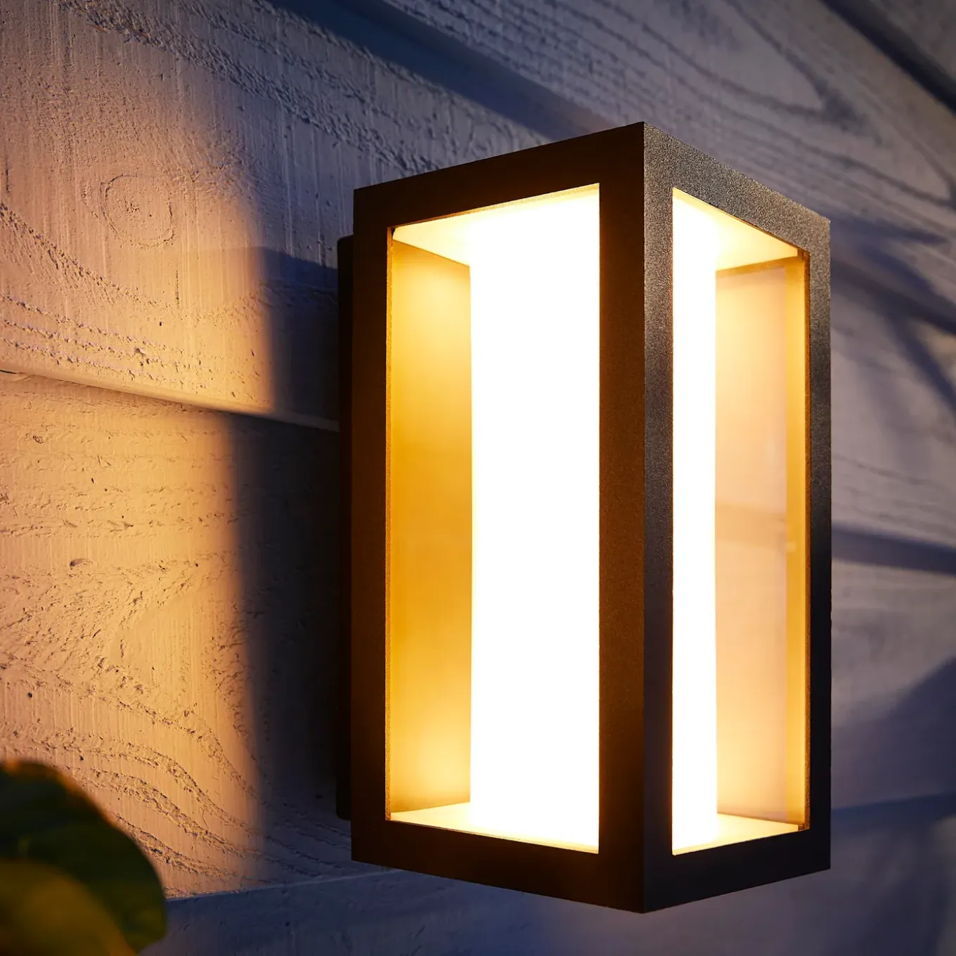 Philips Hue Impress wandlamp - wit en gekleurd licht - zwart - smal