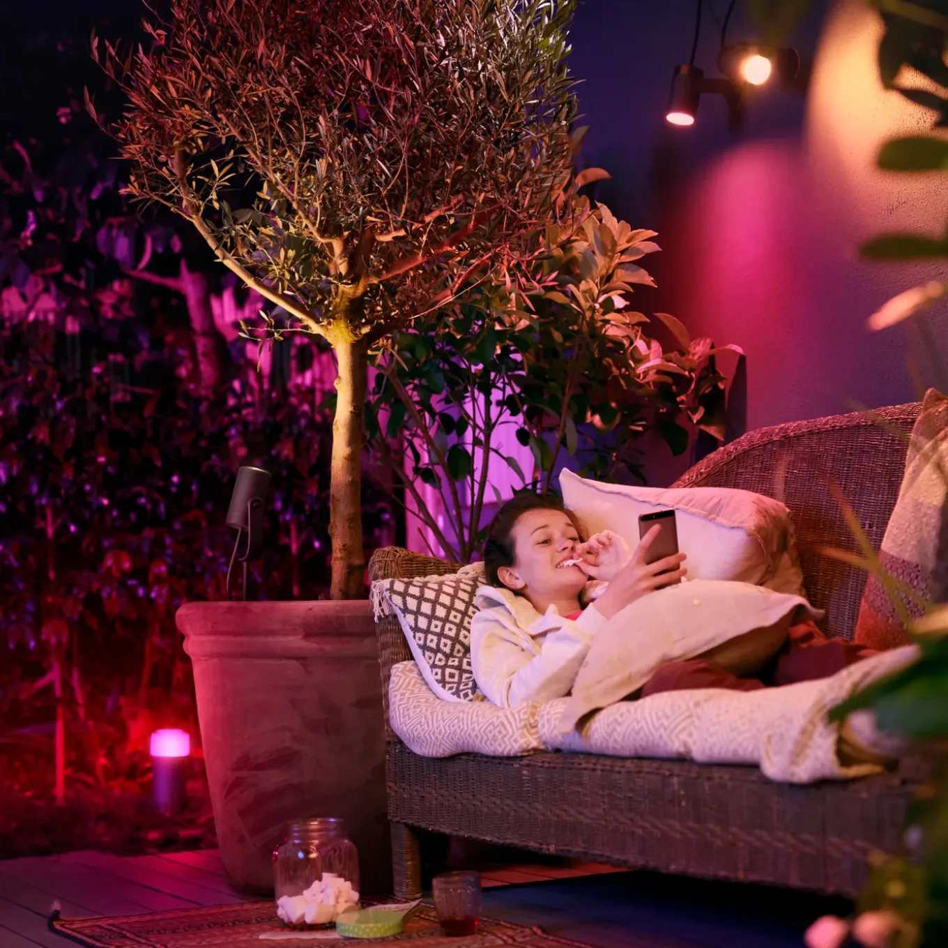 Philips Hue Lily tuinspot - wit en gekleurd licht - 1-spot - zwart - LowVolt - basis