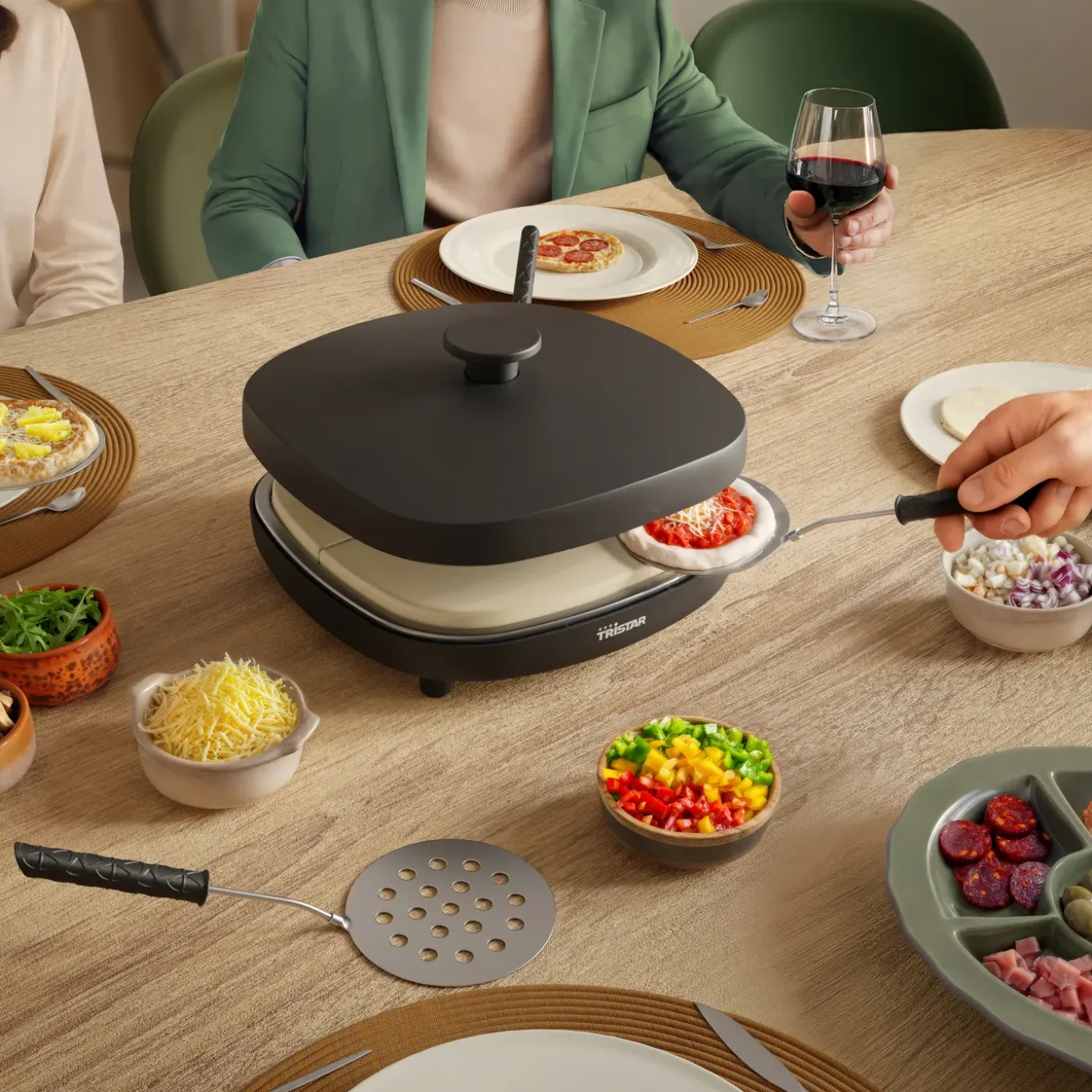 Pizza Family 4 – Pizzamaker voor 4 Mini Pizza’s - Pizza oven - 900W - Tristar PZ‑9174