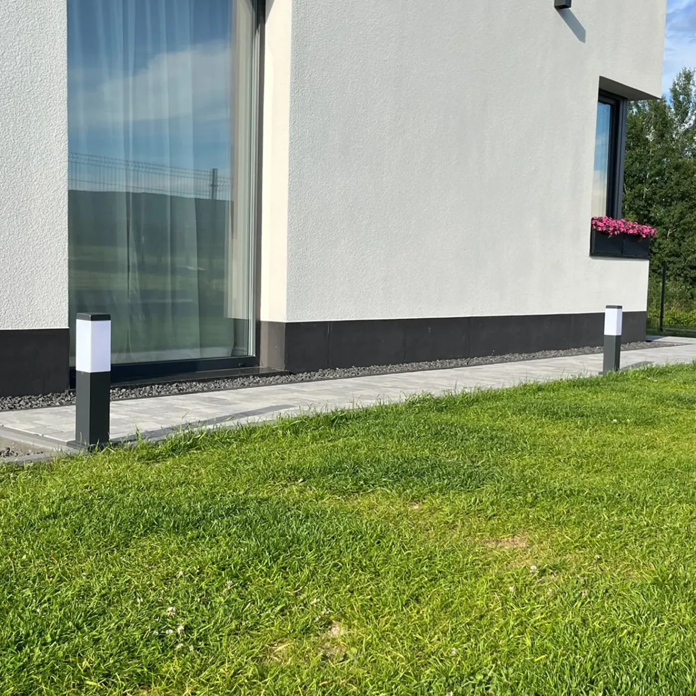 QAZQA Moderne Buitenlamp Paal Donkergrijs Met Opaal 45 Cm Ip44 - Malios