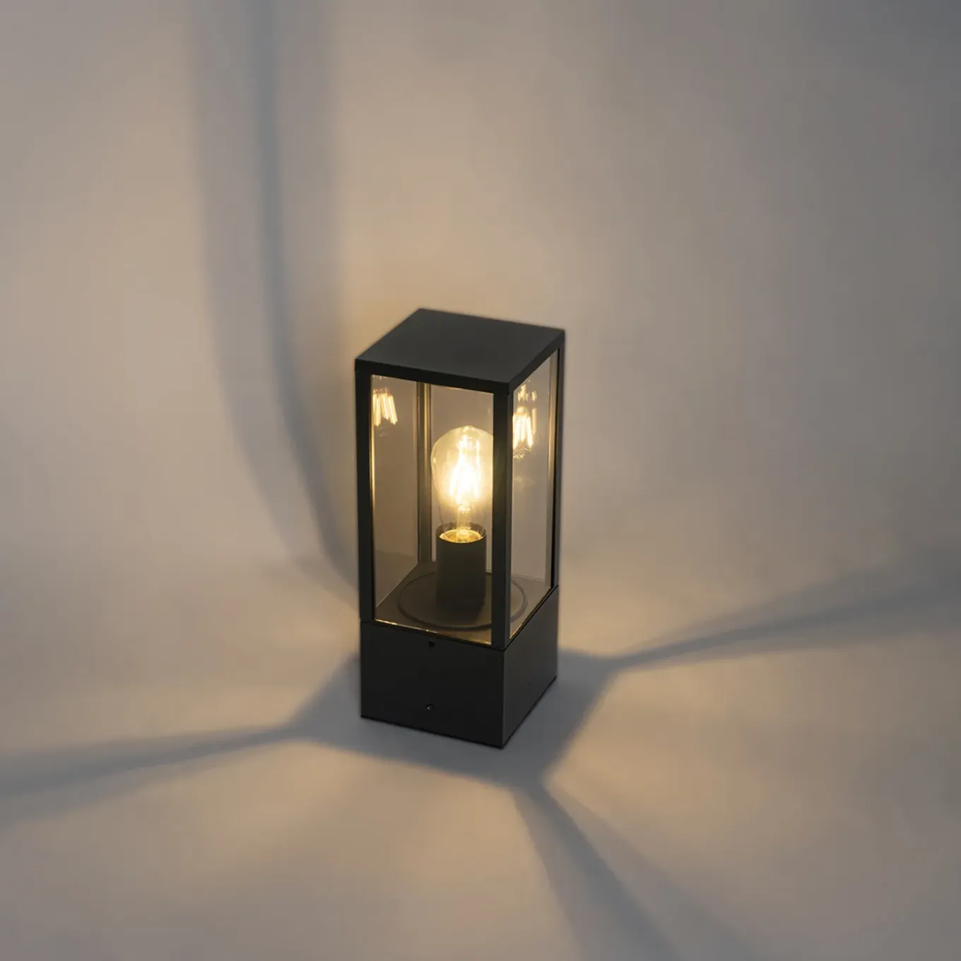 Qazqa Staande Buitenlamp Zwart Met Smoke 40 Cm Ip44 - Charlois