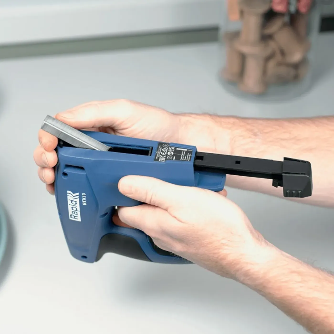 Rapid Elektrische Nietmachine Btx10 Draadloos Voor Hout En Stof Voor Nieten Nr.