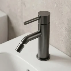 Rea Bidetmengkraan Lungo Titan