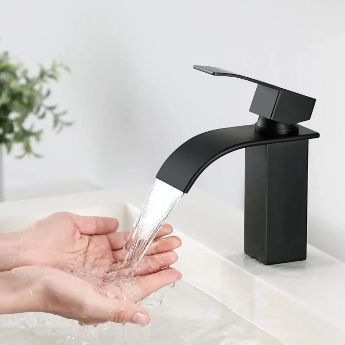 RUMOCOVO - Wastafelkraan - Watervalkraan In Zwart Abs, Voor Moderne Badkamer
