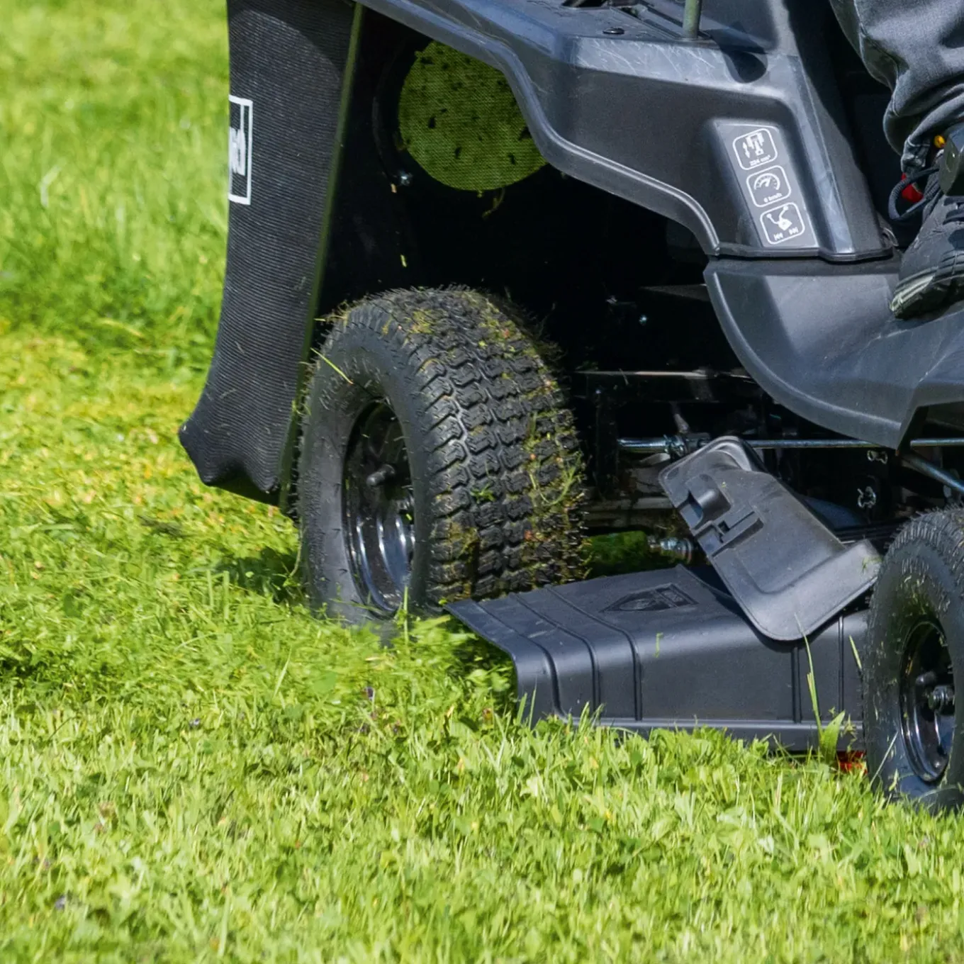 Scheppach Zitmaaier Benzine - 224cc - 61cm maaibreedte - 5-staps instelbare maaihoogte (35-75mm)