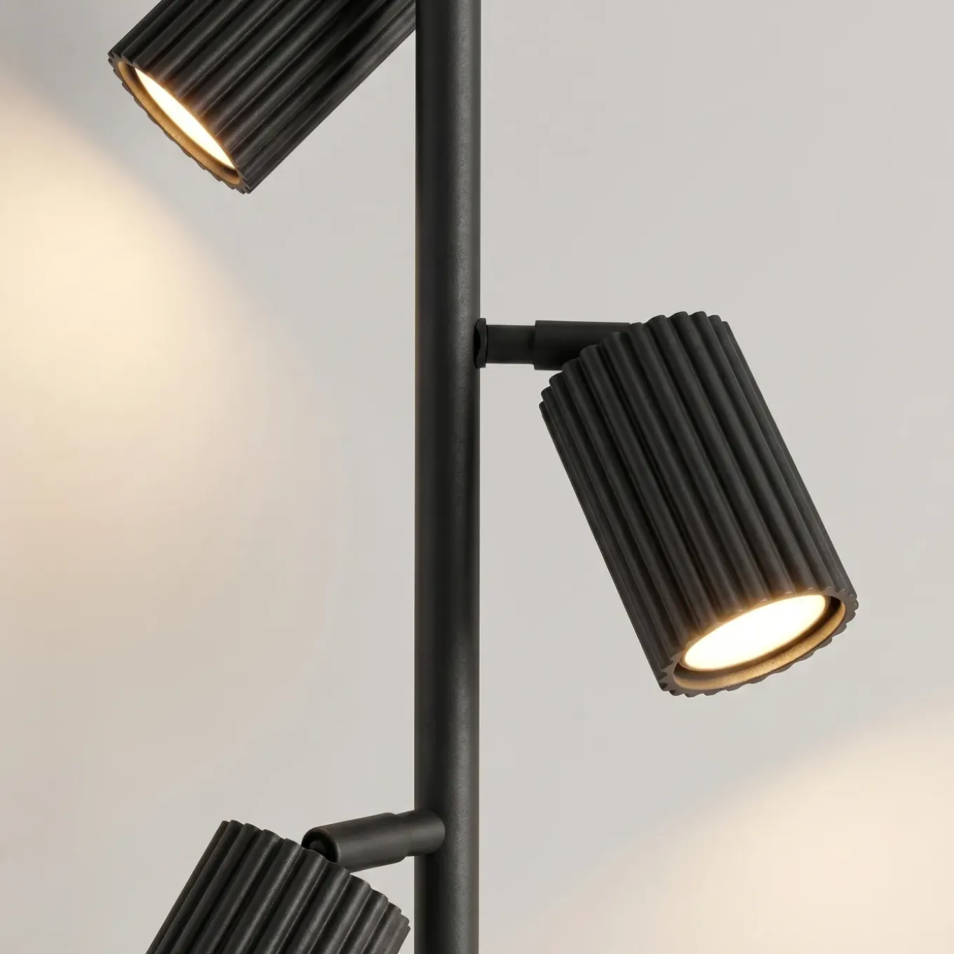 Sollux Lighting Vloerlampen Karbon Zwart Aluminium