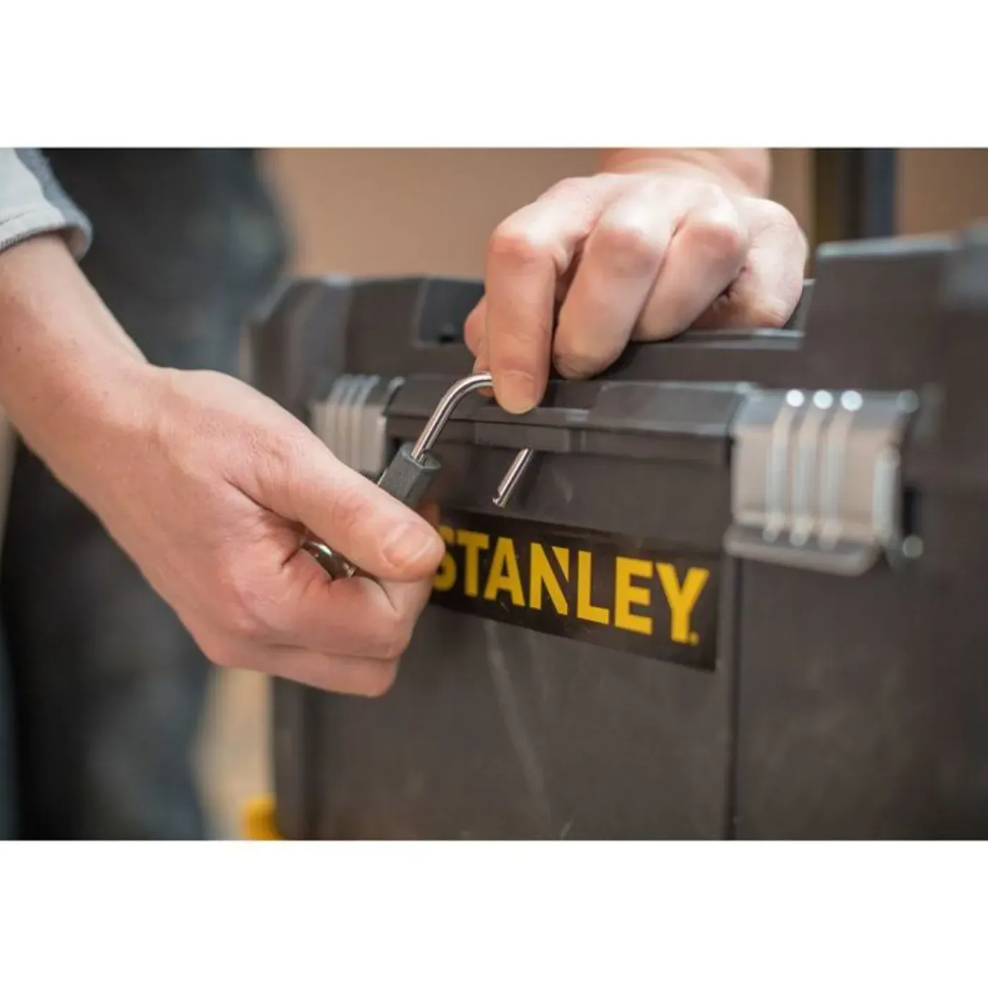 Stanley Gereedschapswagen Essential - 47,5 X 28,5 X 62,6cm