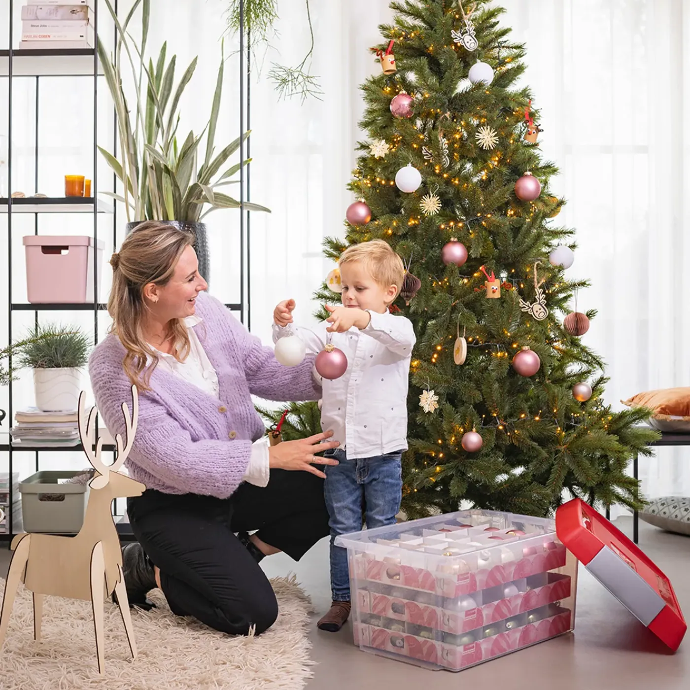 Sunware Nesta Kerst Opbergbox 60l Met Trays Voor 60 Kerstballen Transparant Rood