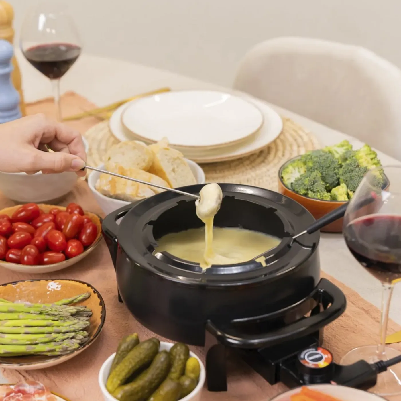 Tristar Fonduepan - Elektrische Fondue - 1,5 Liter - 8 Personen - 1000 Watt - FO-1107