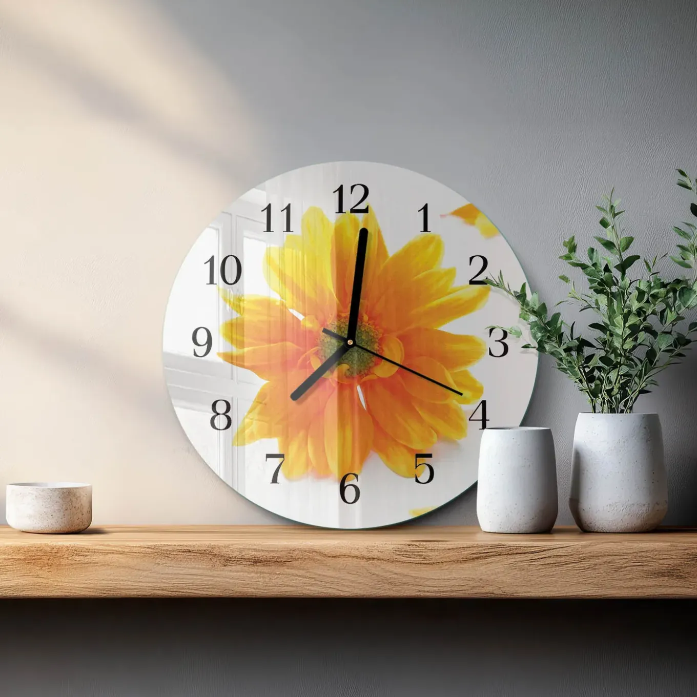 Tulup - Moderne Glazen Wandklok - Ronde - Bloem - Oranje - 30 - Zwarte Handen