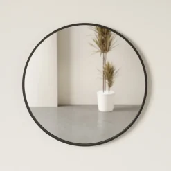 Umbra Hub Decoratieve Ronde Muurspiegel