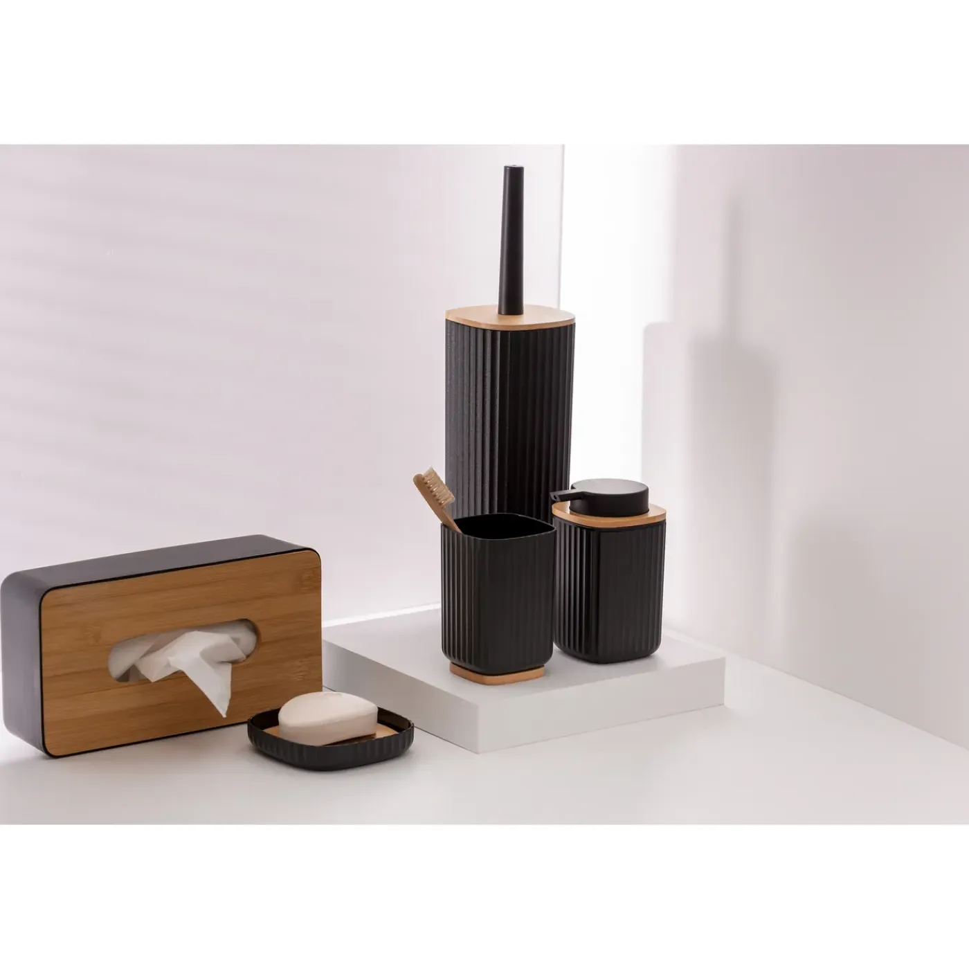 Wenko Badkameropberger Rotello - Tissuebox - Zwart - 24x7,5x12,7cm